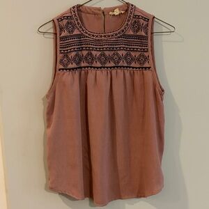 Sleeveless Embroidered Rose Shirt